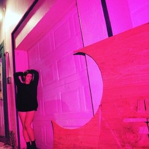 Meet your Posher, Mona